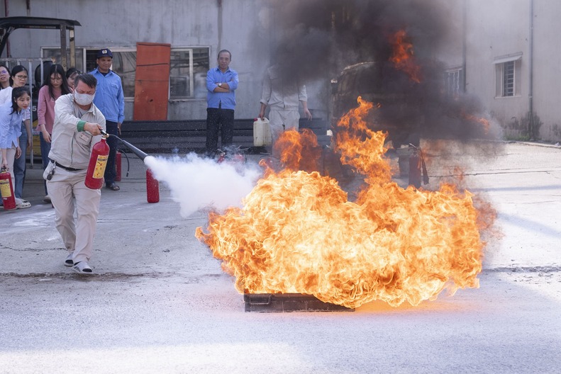 INTECH SOLAR TẬP HUẤN NGHIỆP VỤ PCCC & CNCH NĂM 2025 INTECH SOLAR TẬP HUẤN NGHIỆP VỤ PCCC & CNCH NĂM 2025