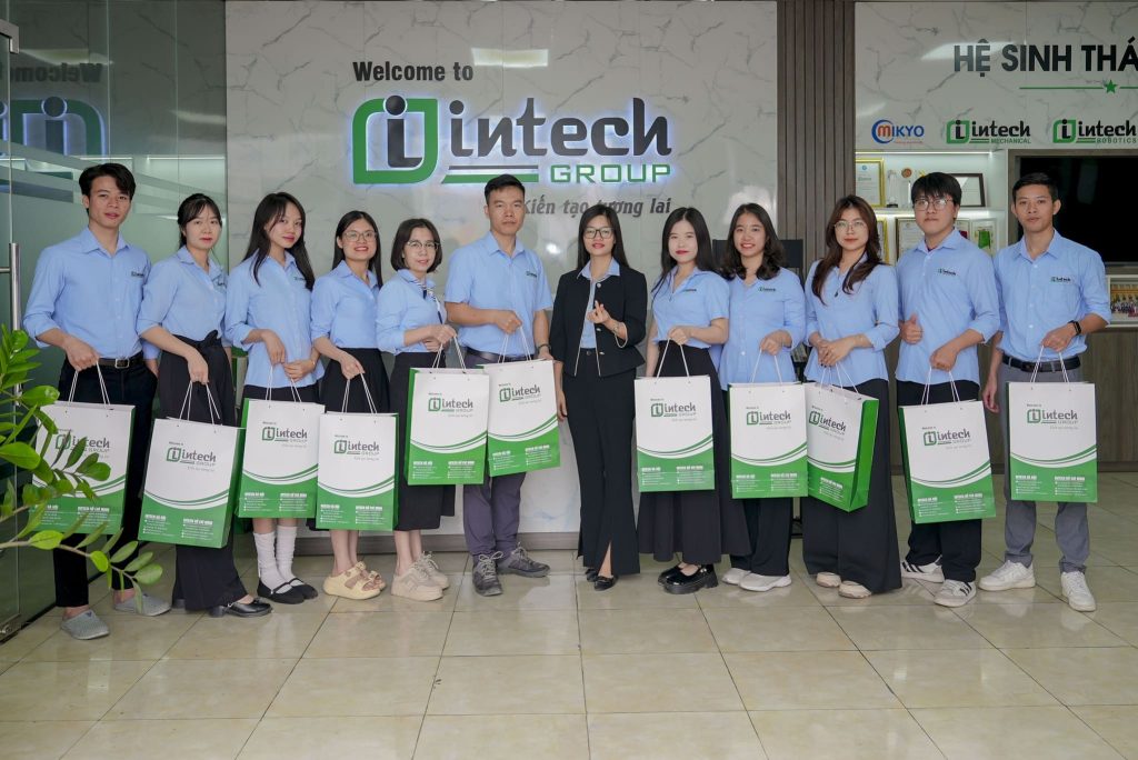 Intech Solar tặng quà Tết Nguyên đán Bính Ngọ năm 2026 cho CBCNV Intech Solar tặng quà Tết Nguyên đán Bính Ngọ năm 2026 cho CBCNV