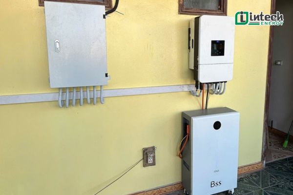 Hệ thống điện mặt trời Hybrid 8,68 kWp tại Lạng Sơn Inverter Hybrid một pha 6 kW Deye và Pin lưu trữ BSS
