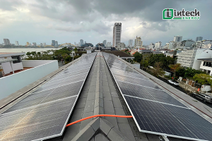 Bàn giao hệ thống điện mặt trời Hybrid 24,6kWp nhà chị Oanh tại Đà Nẵng Hệ thống điện mặt trời Hybrid 24,6kWp nhà chị Oanh tại Đà Nẵng