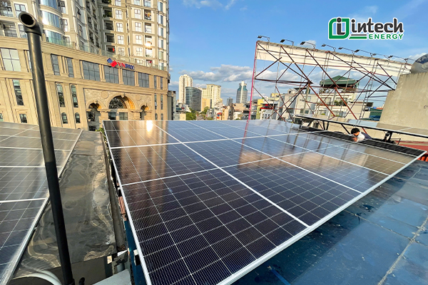 Bàn giao hệ thống điện mặt trời trời hòa lưới 10,54 kWp tại TP. Hà Nội Tấm pin Longi 620 Wp hiệu suất cao